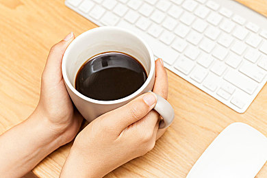 女初高中拍击打屁股：校园暴力频发，关注青少年心理健康-1