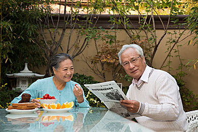 伽罗太华流眼泪翻白眼咬铁球免费：神秘挑战来袭，游戏福利大放送