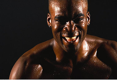 JuliaAnn与小伙子内射:网红JuliaAnn互动搞笑,健身节目引关注-1