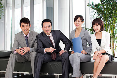 女人扒开腿让男人桶爽30分钟：奇幻世界惊现情感转折，游戏《激情狂潮》引热议-1