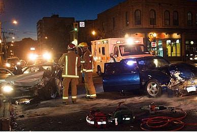 少妇被猛烈进入：深夜惊魂，社区安全警钟长鸣