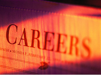 AV传媒：视频巨头AV传媒：内容创新，全球布局-1