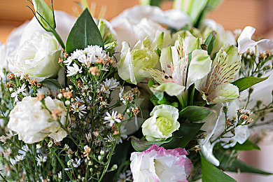 女性裸个精光  18给男生桶：网络暴力警示：未成年保护刻不容缓-2