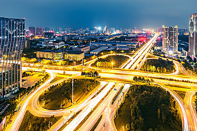 乌兰图雅撒尿毛片：奇幻冒险游戏走红，宝藏之旅引玩家共鸣-1