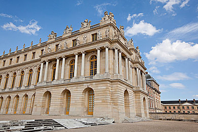 泳衣憋了几小时尿夹腿知乎：游泳尴尬：泳衣憋尿引关注，健康隐患不容忽视