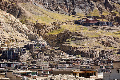 扒开腿cao烂你小sao货软件：游戏名惊悚引热议，神秘团队打造惊险新体验-2