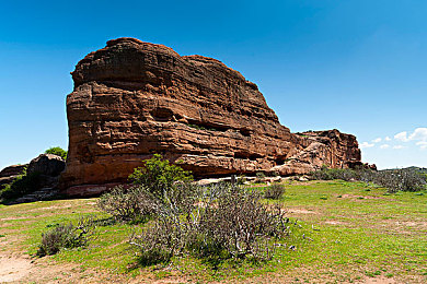 乌兰图雅裸体毛片：歌手乌兰图雅裸照风波，隐私保护引关注-1