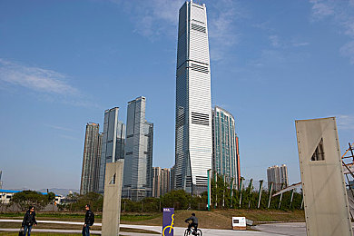 美女不穿衣服app：创新互动，美女游戏新体验-2