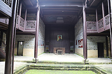 麻花演员李蓉蓉:喜剧女神李蓉蓉舞台再出新作-2