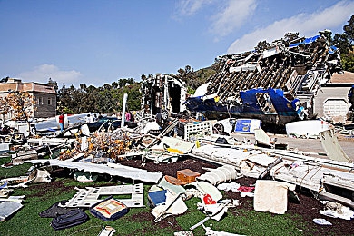 半夜洗澡被老头添一夜：惊悚游戏《神秘之夜》：洗澡惊遇神秘老头-3