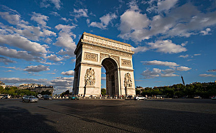 性少妇mdms性丰满h...：奇幻世界探险，性感角色助阵，游戏新宠来袭-2