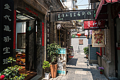 男生女生搓搓：指尖减压新潮流，搓出欢乐与友谊-1