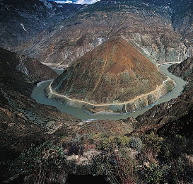 艳。女 高 潮 汇编：游戏新宠，视觉盛宴，刺激狂欢-2