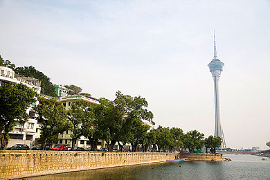 juliaAnn与一群黑人HD:博主juliaAnn跨国友谊照走红,正能量传递-2