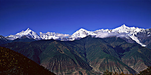 日韩五月天：五月天热潮席卷日韩，文化交流盛宴来袭-2