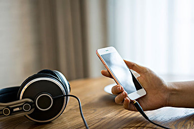 被夫部长侵犯的漂亮人妻：部长家庭丑闻曝光，妻子勇敢揭露真相-3