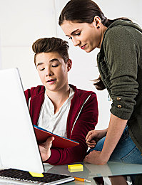 日本熟妇厨房乱XXX：《熟妇厨房》游戏走红，日式温馨生活等你来体验-3