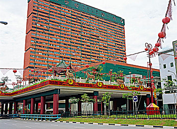 《潜水艇女兵满天星》：潜艇女兵，英勇绽放新时代风采-3