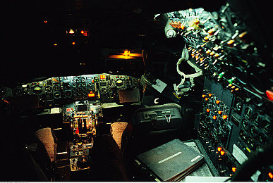 男生女生在一起草草草软件：情侣互动新游戏，浪漫体验来袭-3