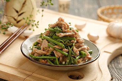 卡莎脸红流眼泪翻白眼照片：游戏圈奇观：卡莎表情走红网络-3