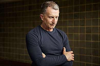 女友下乡被两个老头c：偏远村惊悚：女大学生险遭侵犯，警民共筑安全防线-4