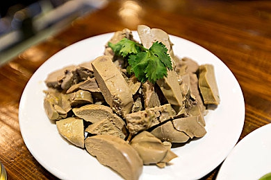 公交车上的诗请和小诗的背景故事：公交车上诗意的举动，点亮生活美好瞬间-4