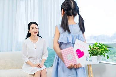 黑人做爰巨大40cm：惊人发现：部分黑人男性生殖器尺寸达40厘米