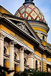 夫外出的日子公侵犯人妻:邻居遭侵犯,家庭暴力触目惊心-2