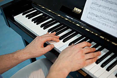 男生捅女生软件：校园暴力软件引众怒，严打行动启动-3