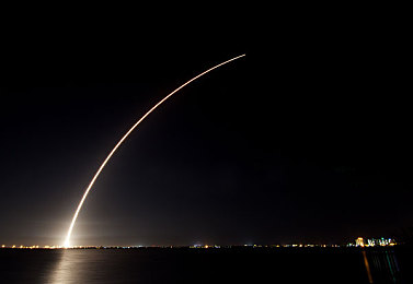 女侏儒大战黑人FUCK｜“微型霸主对决性能王：一场女侏儒与黑人FUCK的巅峰对决即将上演”-1