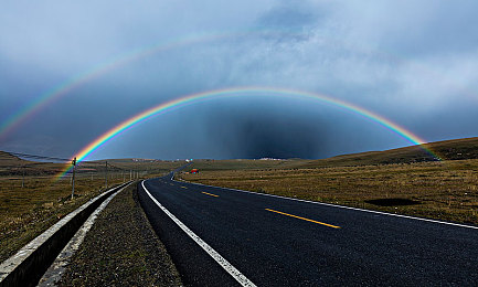 自述啪啪最爽的一次|“周末自驾畅游山谷,体验极致SUV性能与人性化设计,车主感叹:驾驶快感前所未有!”-1