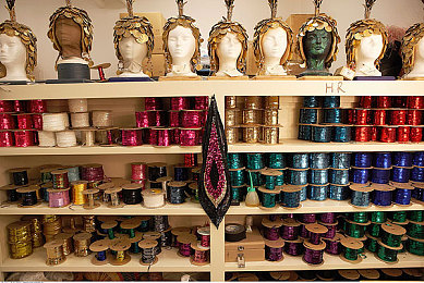 男女做软件|初创公司软件创新助力汽车行业智能化升级,引领未来出行新体验-1