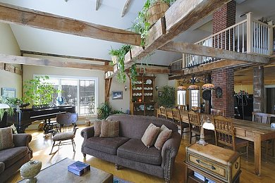 娇妻黑舞厅被3p|豪华车刮擦风波:道德挑战下的汽车性能与口碑考验-4