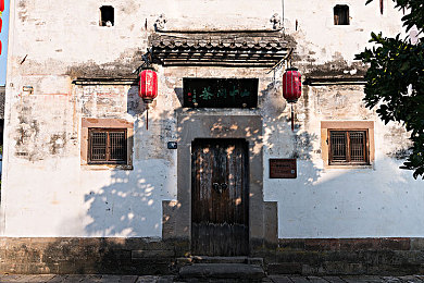 将界2 第3集 酒店剧情｜《将界2》第三集酒店逃亡，神秘豪华座驾助主角破局，未来科技感十足引关注-1