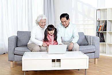 黄色软件下载大全免费OPPO｜OPPO新推“一键畅享”软件平台，海量应用免费下载，提升用户体验-3