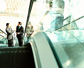 国精产品一区一区三区四区绯色｜全新车型引领潮流，国精品牌“绯色”款实力非凡，吸睛配置诠释驾驶新境界-1