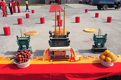 日本 奴役 捆绑 受虐狂|挑战传统审美,日本“捆绑”汽车以“奴役”概念和“受虐狂”元素引爆市场-3