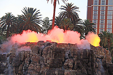 儿媳周莹回乡扫墓|孝顺儿媳回乡扫墓,爱车见证温馨亲情之旅-2