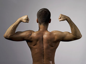 打扑克又叫又疼下载|激情赛道,红色赛车手张强勇夺亚军,赛车盛宴展现速度与激情-3