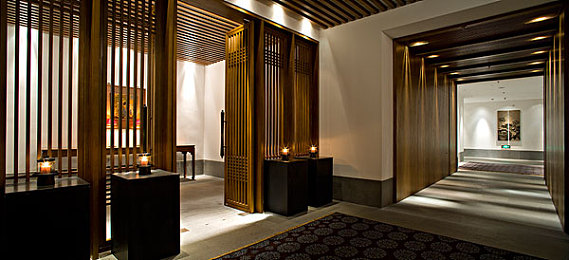 免费东京热成人App|新能源汽车潮涌,智能定制驾驶新篇章-1