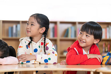 按摩店老熟女啪啪A片-3