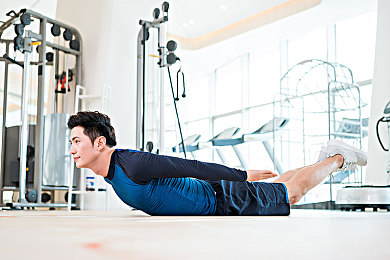 末18岁不可进的软件｜汽车科技助力年轻驾驶：安全环保软件升级，引领绿色出行新风尚-3