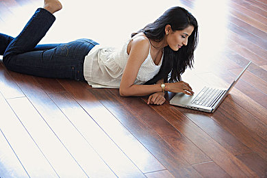 动漫 爆乳 3d|动感动漫风,爆乳3D造型汽车亮相,引领视觉与性能新潮流-2