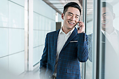 被巨大黑人整得翻白眼｜“挑战极限！豪华SUV翻白眼抗撞击，安全性能再获赞誉，市场前景看好-2