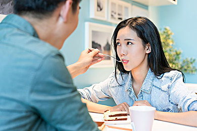 99热这里只有精品7|99热平台专注品质,精选特斯拉、蔚来、小鹏等新能源汽车,打造消费者购车首选平台-2