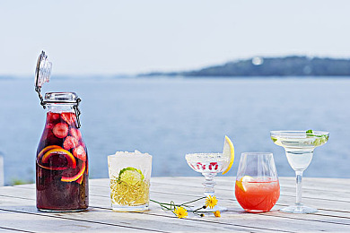 王者荣耀女英雄无小内爱心轮滑图片｜“创新女性力量，爱心轮滑启航：独特设计概念车引领汽车设计新风尚”-2