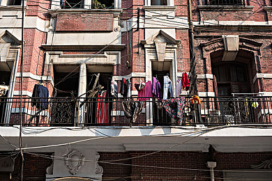 日本 奴役 捆绑 受虐狂|挑战传统审美,日本“捆绑”汽车以“奴役”概念和“受虐狂”元素引爆市场-1