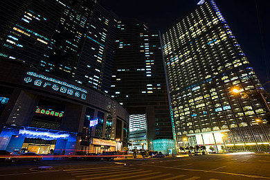 赵露思被 到喷水18禁暗夜｜“暗夜高性能车型亮相，赵露思“被喷水”梗引发热议，引领汽车行业新潮流”-3