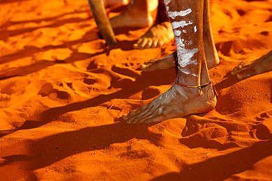 欧人黑人｜独特设计引领潮流，欧人黑人汽车品牌引领环保新风尚-2