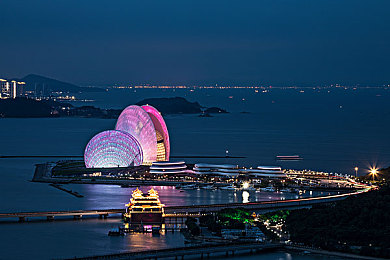 她扒下内裤让我爽了一夜A片|“惊呆!工作人员现场脱裤塞油箱,全新SUV性能展示引热议,豪华环保再升级!”-2